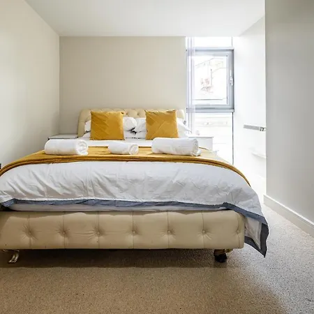 Luxury New Street